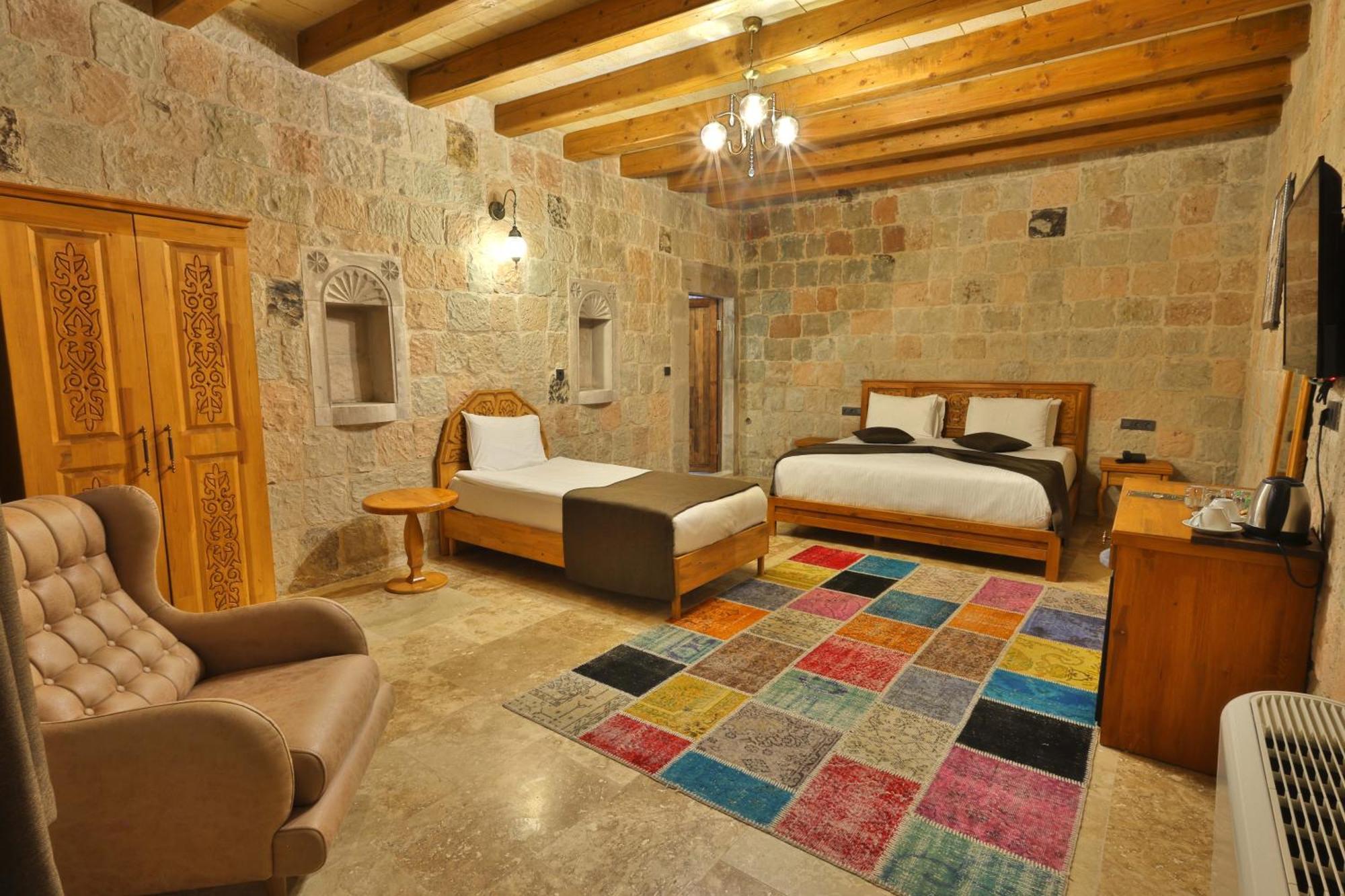 Cappadocia Secret Hill Cave Suites Goreme Bagian luar foto